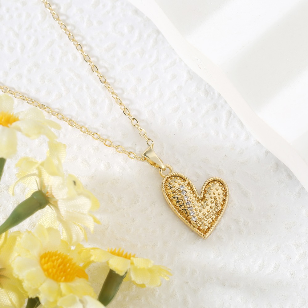 Women's Exquisite Heart Letter Zirconia Chain Necklace, Light Luxury